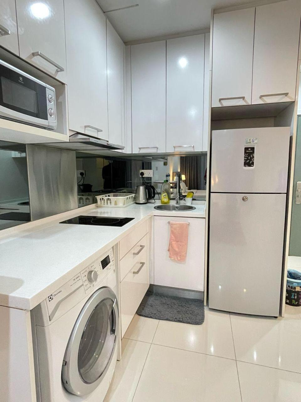 Apartment Summer Klcc By Apple *